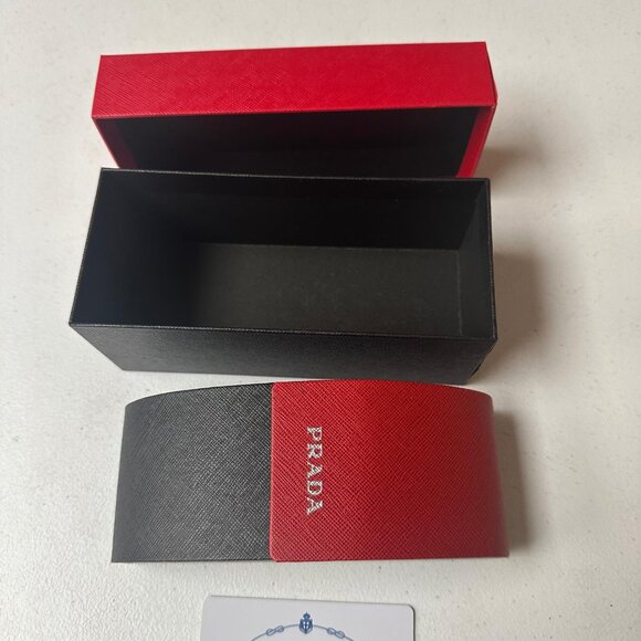 Black prada sunglasses - Picture 4 of 4